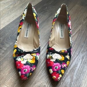 Manolo Blahnik Women's Floral Pumps - Black and Multicolor